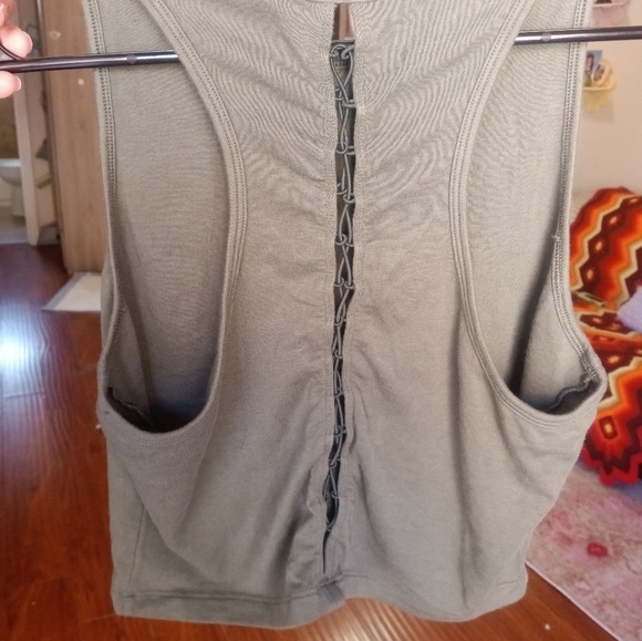 Fabletics tank - Picture 3 of 4
